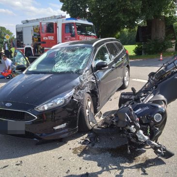 Schwerer Verkehrsunfall mit Motorrad